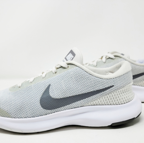Nike Women's Flex Experience RN White/Grey Sz 9.5 - Picture 1 of 6